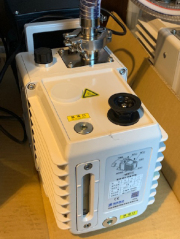 オイル回転式真空ポンプ