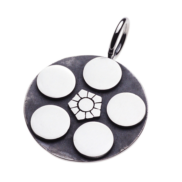 cenote p0215 【シルバーアクセサリー】 和柄 家紋 前田慶次 梅鉢ペンダント