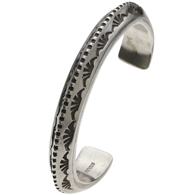 cenote u0015a 【シルバーアクセサリー】 US直輸入 正規インディアンジュエリー エルヴィラ・ビル ナバホバングル made in USA
