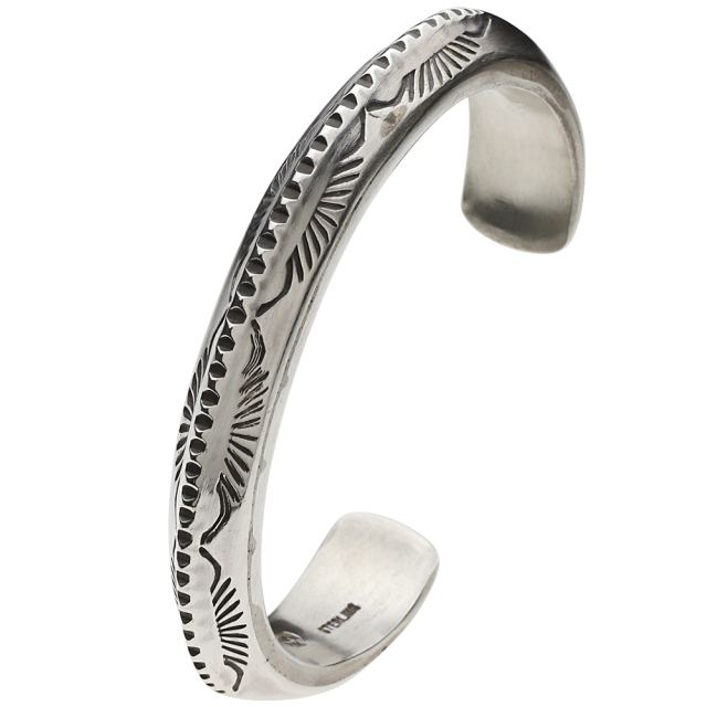 cenote u0015c【シルバーアクセサリー】 US直輸入 正規インディアンジュエリー エルヴィラ・ビル ナバホバングル made in USA