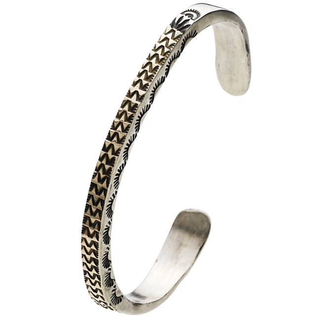 cenote u0016 【シルバーアクセサリー】 US直輸入 正規インディアンジュエリー トム・ジェームス ナバホバングル made in USA