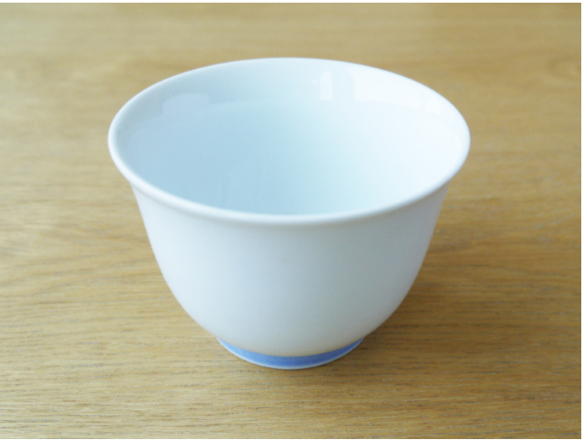 在庫限り・特価！【煎茶碗 湯呑み 白磁 高台ブルー 有田焼