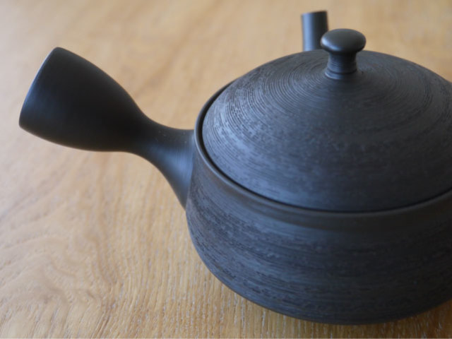 常滑焼急須　作家物 平たい急須 常滑焼作家急須【常滑焼急須 作家 磯部輝之 極平印花急須