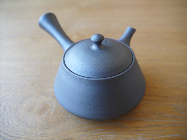 瓢箪徳利と平戸根付(蛙) 瓢箪徳利と平戸根付(蛙) 根付 瓢箪に蛙 文化