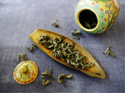 甘茶　壺　茶葉