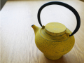 鉄瓶　黄色