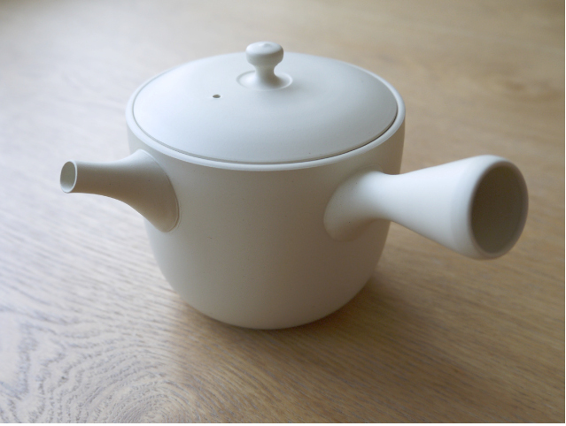 急須　白　かわいい　chanoma 常滑焼急須