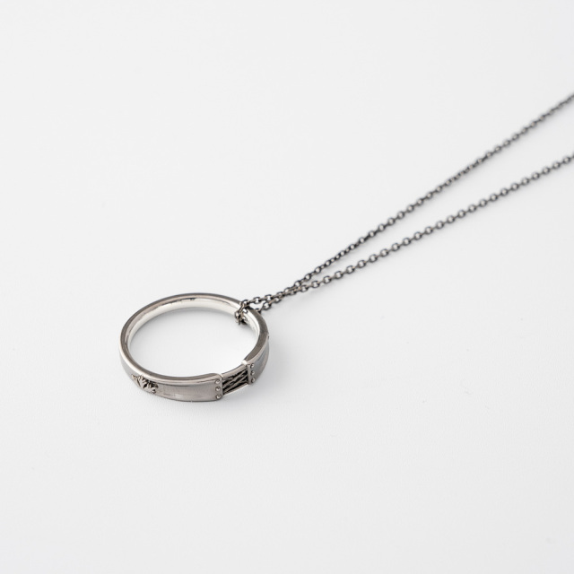 WHITE ALBUM2　リングネックレス　Kazusa　シルバー（ブラックコーティング）