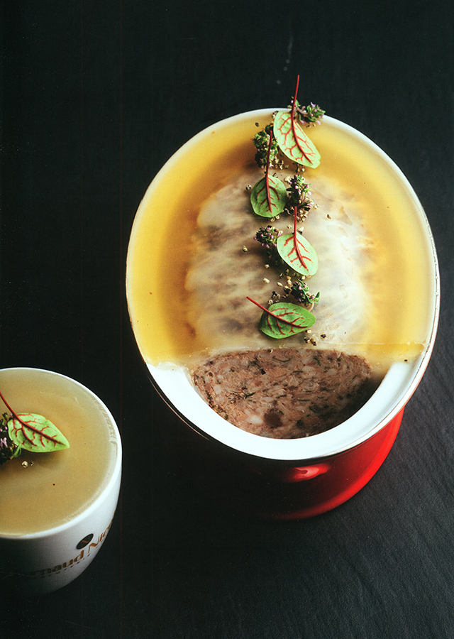 LE GRAND LIVRE DE LA CHARCUTERIE (フランス)