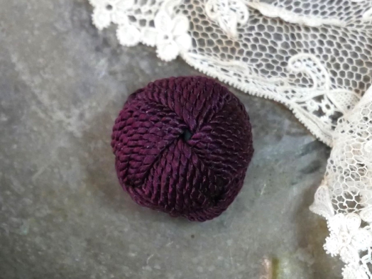 フランスヴィンテージバーガンディ組紐ボタン(直径1.6cm～1.8cm）