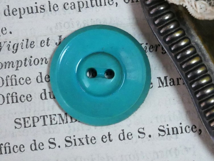 フランスヴィンテージラウンドターコイズブループラスチックボタン（M直径1.95cm/M39）