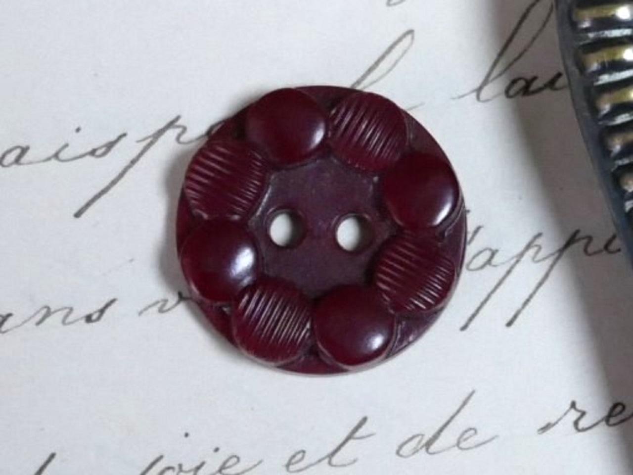 フランスヴィンテージフラワーシェイプボルドープラスチックボタン（S直径1.5cm//L04）