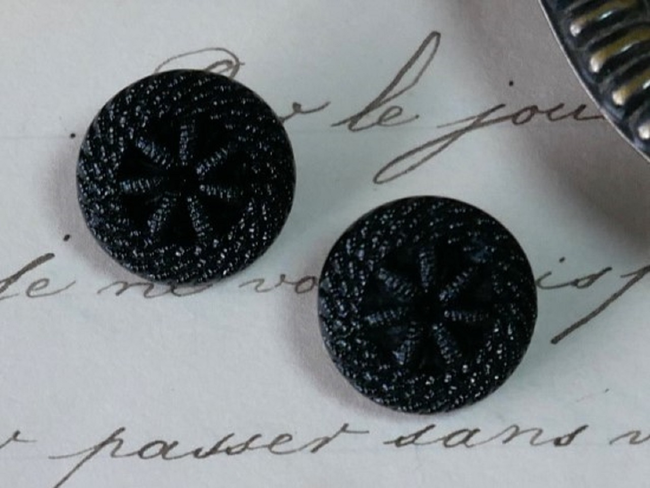 フランスアンティークフレンチジェットミニボタン2個セット