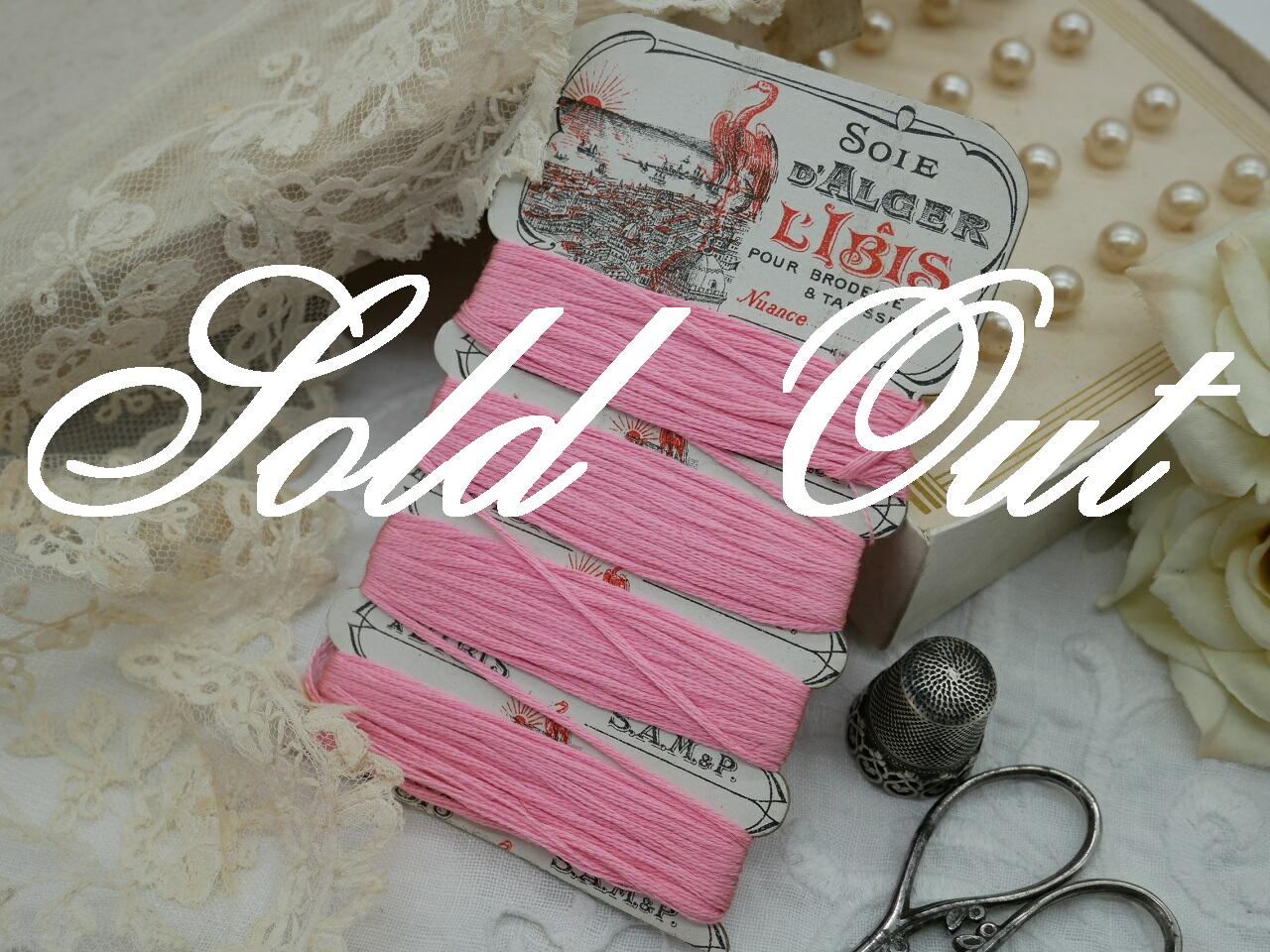 フランスアンティーク紙製台紙ピンクシルク糸巻きA