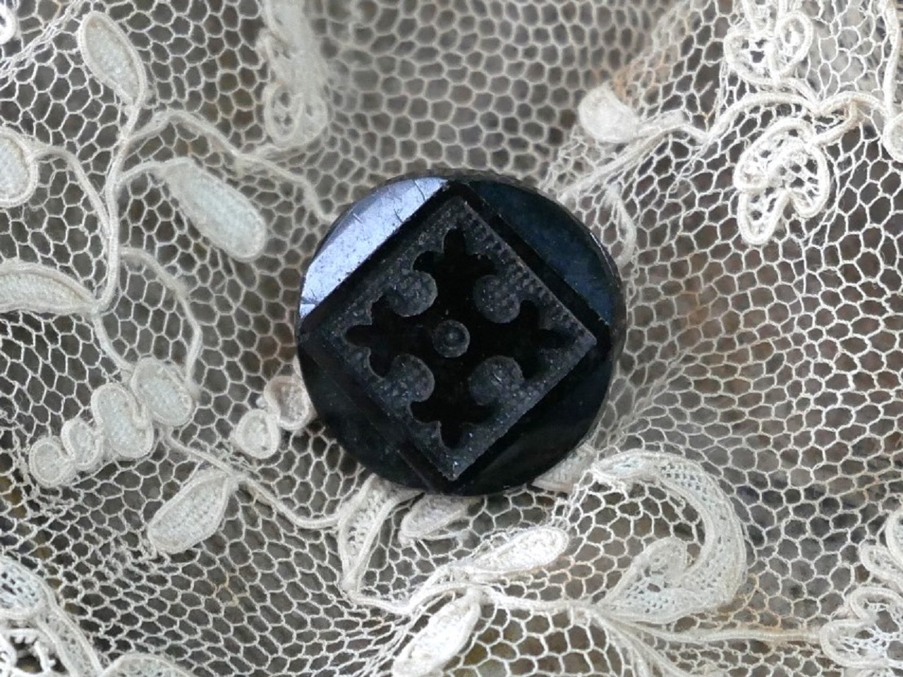 フランスアンティークフレンチジェットデザインボタン