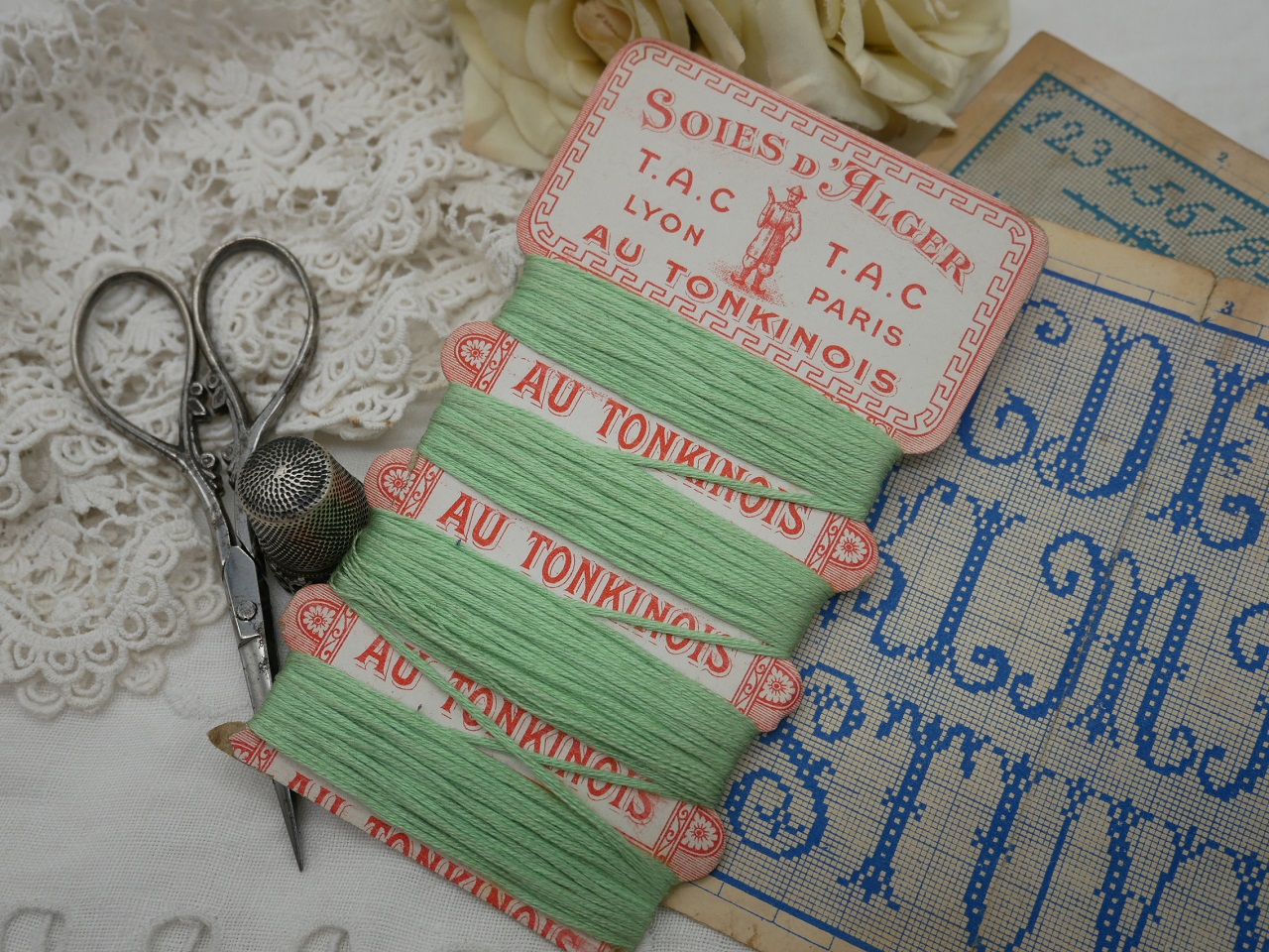 フランスアンティークT.A.C社製シルク糸巻きB