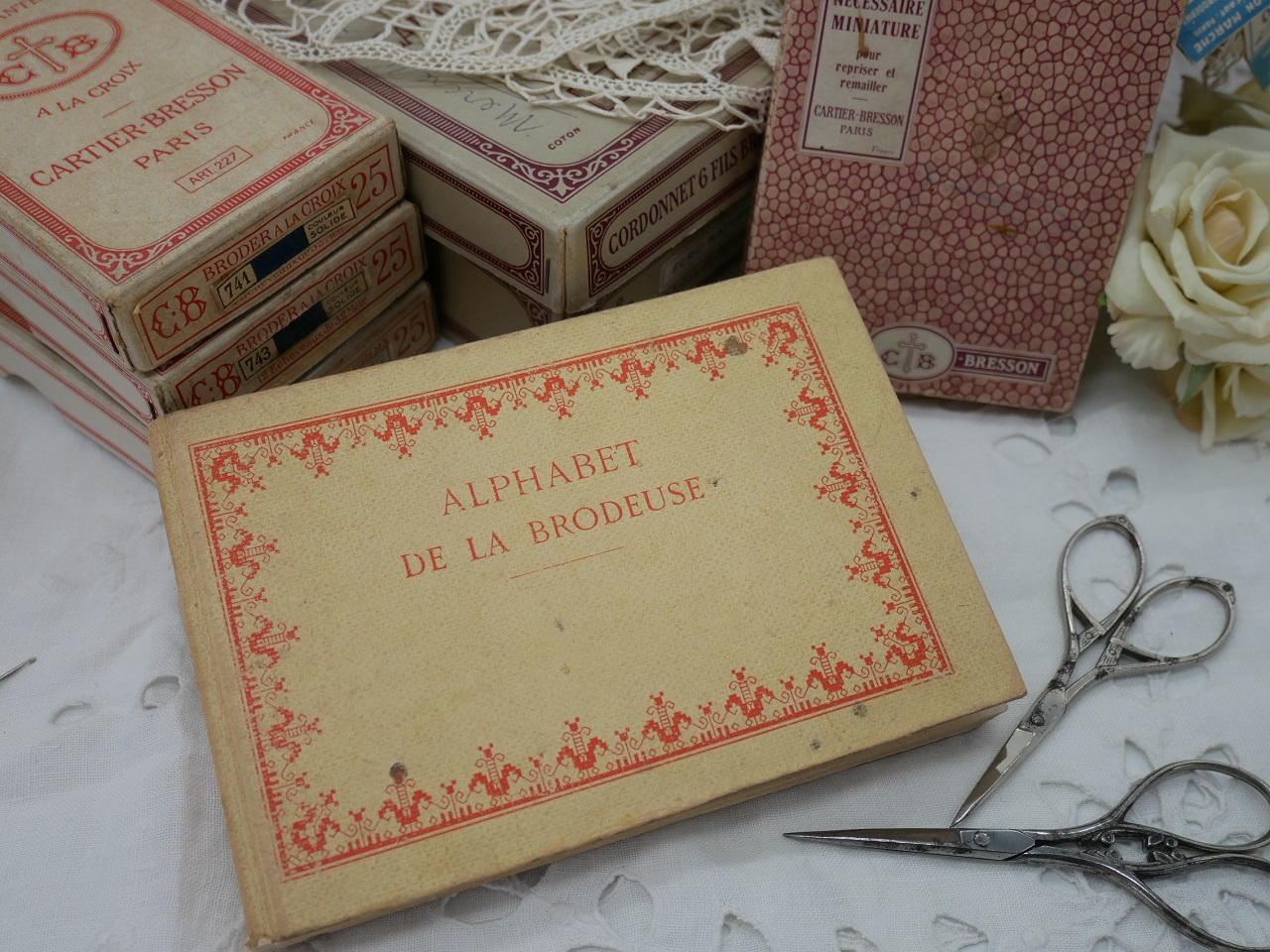 アンティークDMC刺繍ミニ図案集（ALPHABET de la Brodeuse）