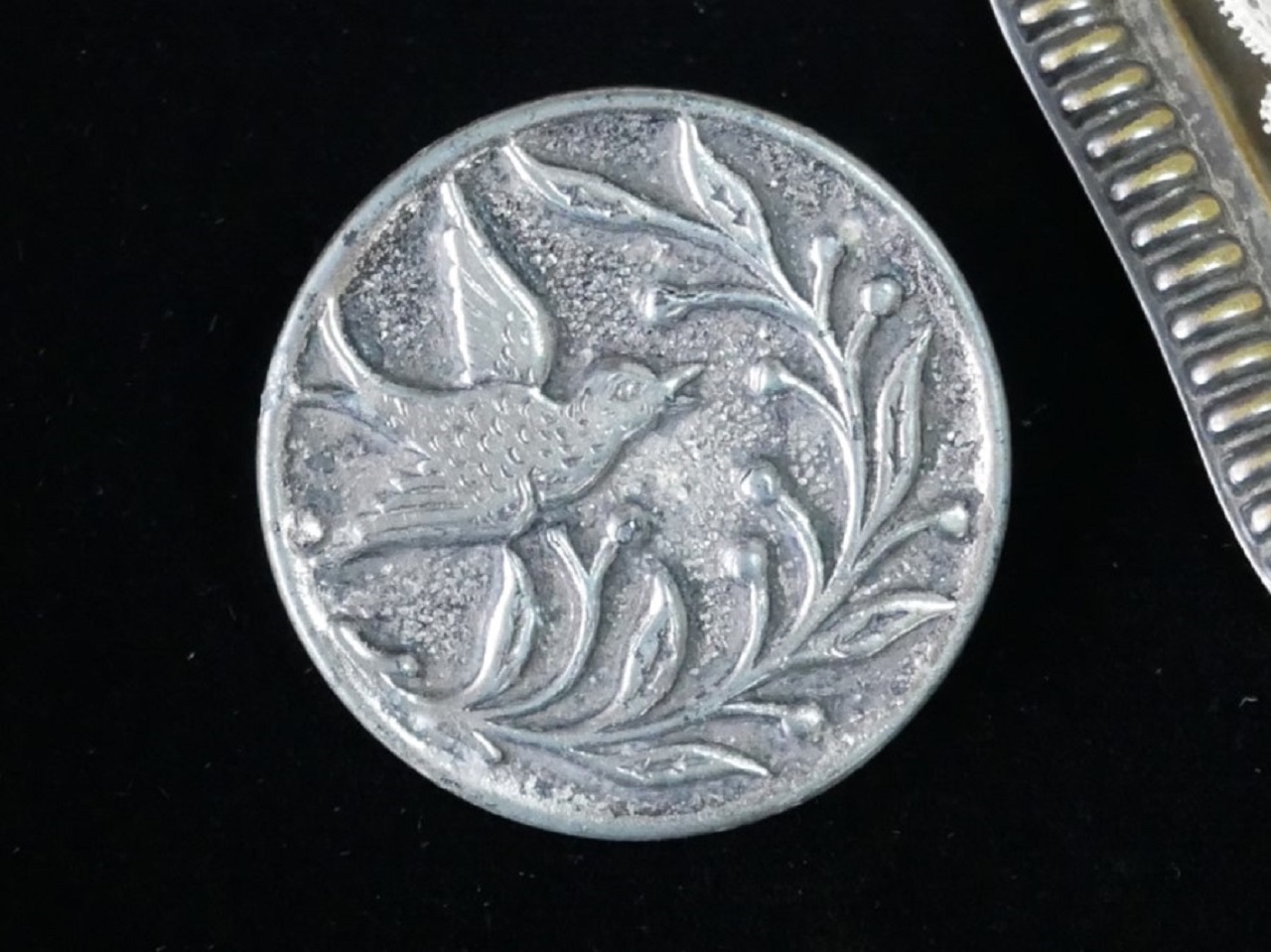 フランスアンティークことりのピクチャーボタンL（直径3.1cm）