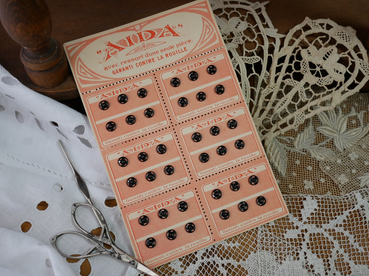 フランススナップボタンシート AIDA　