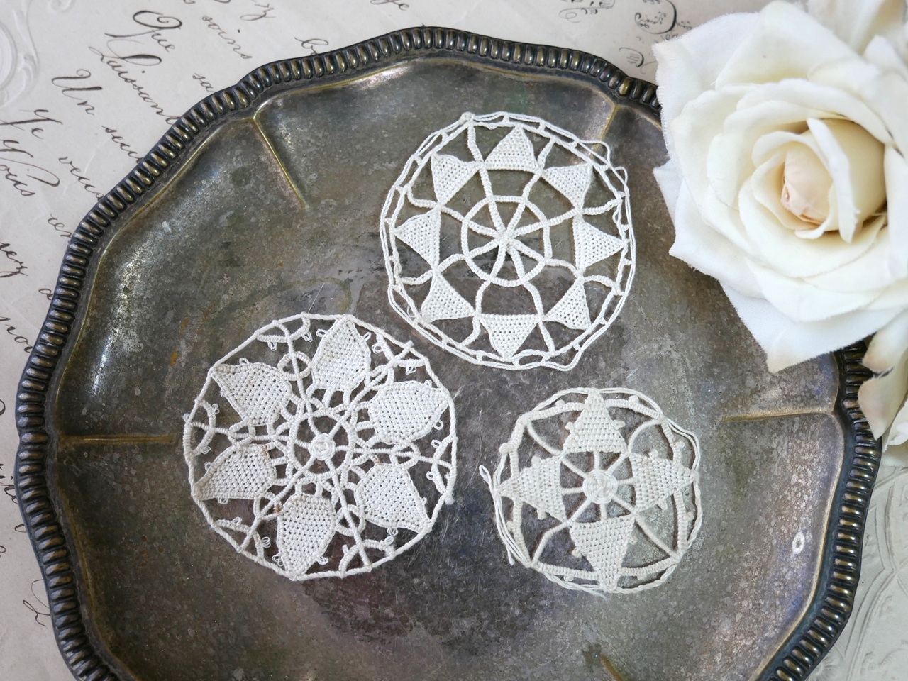 フランスアンティークラウンドプティモチーフレース 3個セット B