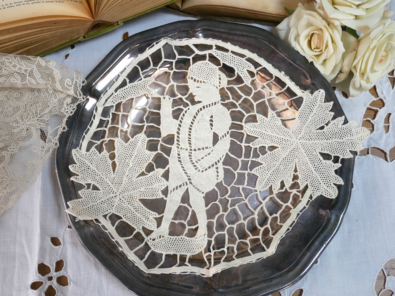 アンティークポワンドヴェニスレースドイリー