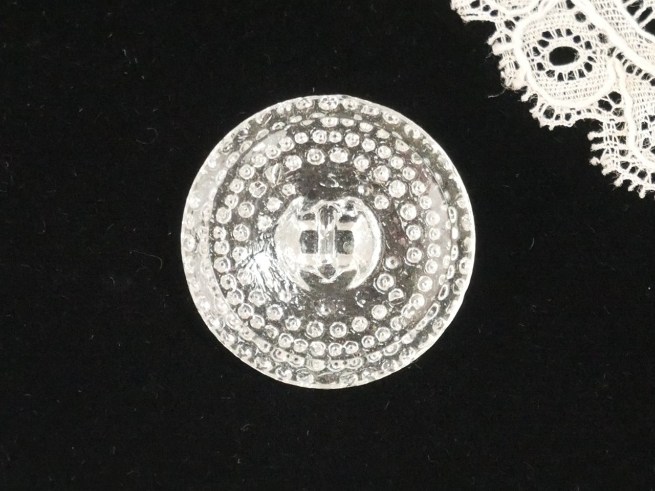 フランスヴィンテージリバースインタリオガラスボタン（直径2.2cm）