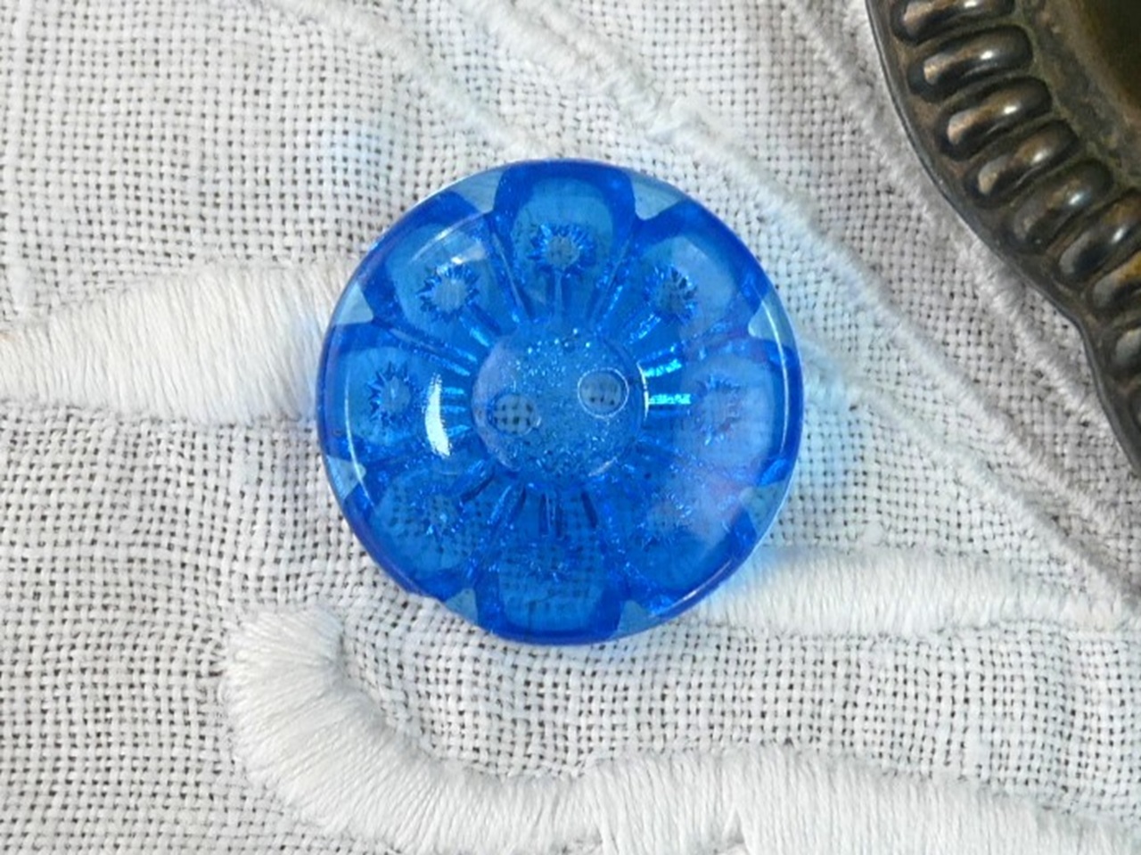 フランスヴィンテージフラワーシェイプブループレキシボタン（直径1.8cm）