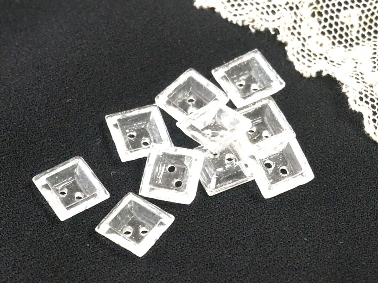 フランスヴィンテージミニクリアガラススクエアボタン（0.9cm角）10個セット