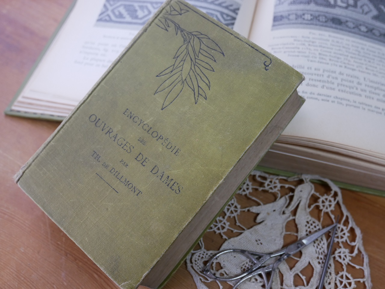 アンティークDMC手芸百科事典( ENCYCLOPEDIE DES OUVRAGES DE DAMES) S