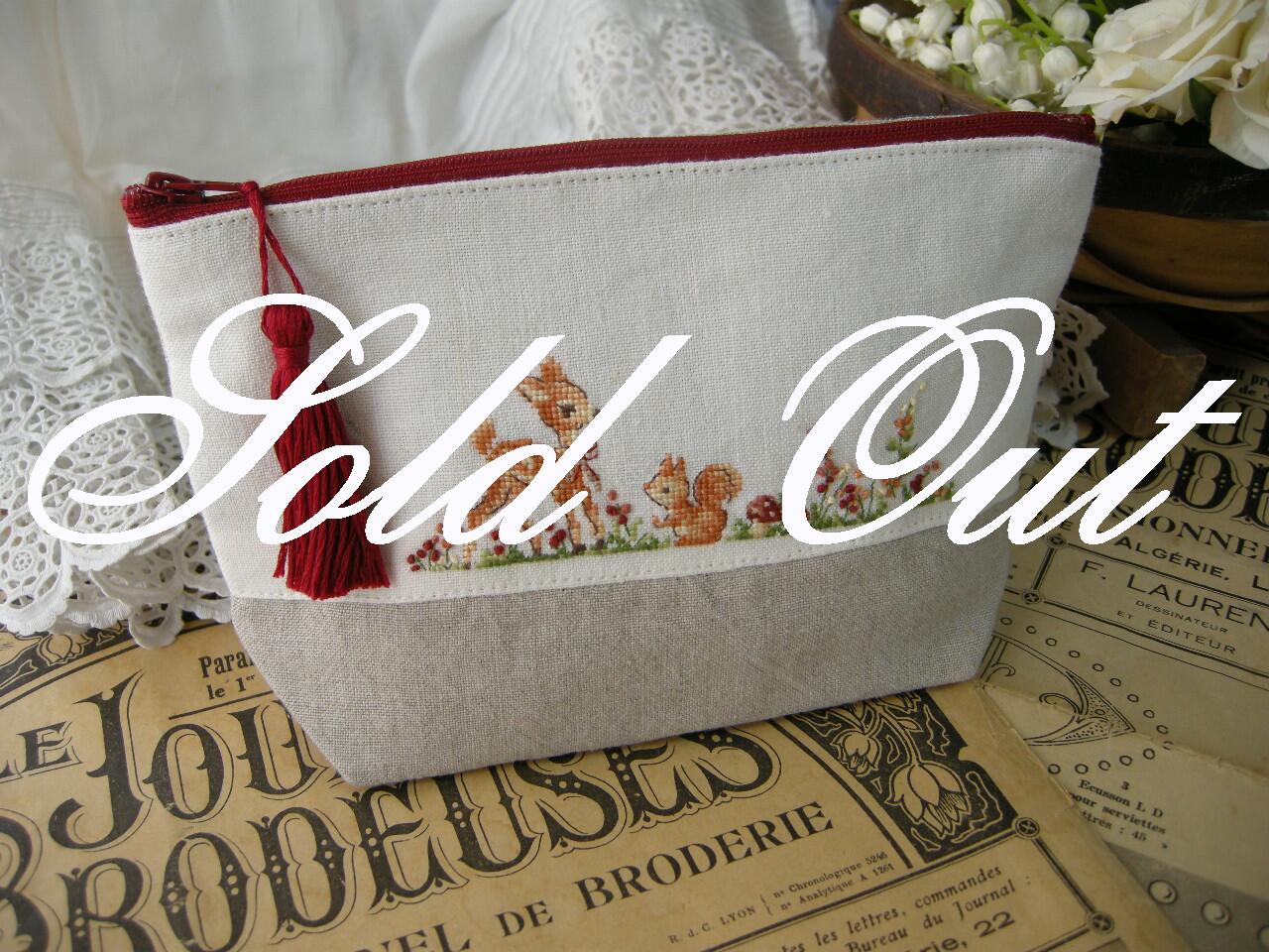 バンビとリスのクロスステッチ刺繍入りリネンポーチ