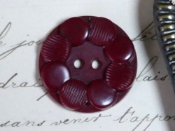 フランスアンティークプラスチックボタン（フラワーシェイプボルドーL/L028）