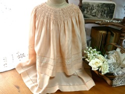 ケープ付きベビーシルクワンピース