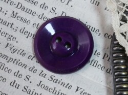 フランスヴィンテージラウンドパープルプラスチックボタン（M直径1.95cm/M30）