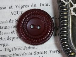 フランスアンティークプラスチックボタン（チョコレートブラウンP48）