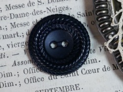 フランスアンティークプラスチックボタン（ダークグレイッシュブルーP56）