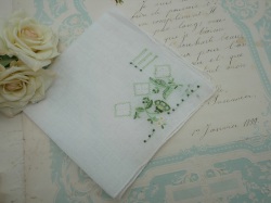 ポイント刺繍入りミニハンカチーフ