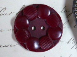 フランスヴィンテージフラワーシェイプボルドープラスチックボタン（LL直径2.7cm/L041）