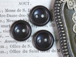 フランスヴィンテージブラウンプティプラスチックボタン3個セット（直径1.4cm）