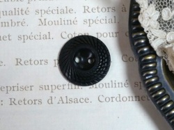 フランスプラスチックデザインボタンS（ダークチャコールグレー/T11）