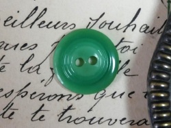 フランスプラスチックボタンS（GO7/グリーン）