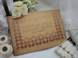 ★フランスアンティーク/手芸/刺繍/雑誌5冊セット★ヴィンテージ/実物大型紙付き ラスト3点！DMCの箱・刺繍糸セット フランスアンティーク雑貨