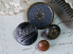 フランスアンティークメタルデザインボタン4個セット