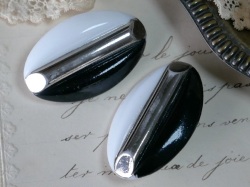 フランスアンティークガラス製オーバルボタン2個セット