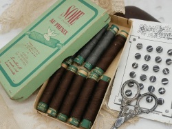 フランスアンティークボックス入りミニシルク糸巻きセットMARRON