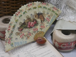 フランスアンティーク扇型ビーズシート（子猫とローズ）