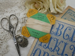 フランスJ.T.P.F社製ボタン用糸巻き