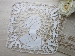 アンティークスクエアニードルポイントモチーフレースFemme