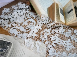 アンティークニードルポイントレースクロス