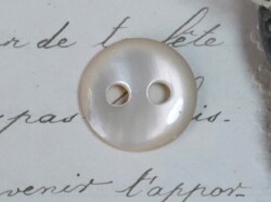 フランスアンティークマザーオブパールクリームボタン