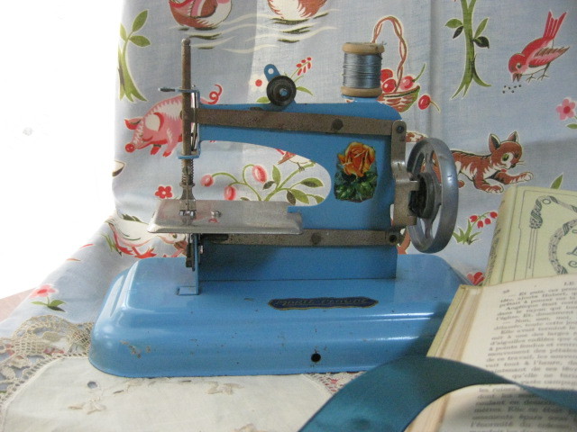 アンティーク　トイミシン アンティークトイミシン